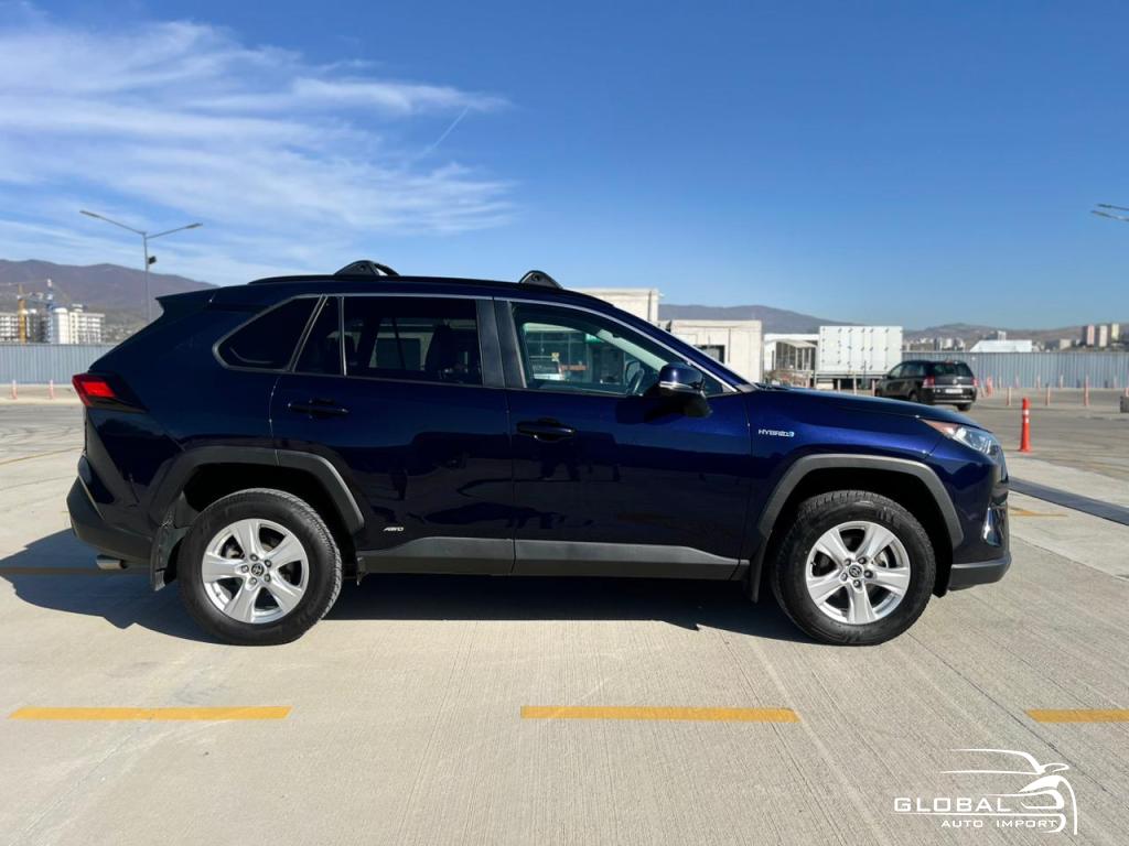 2021 - Toyota RAV 4