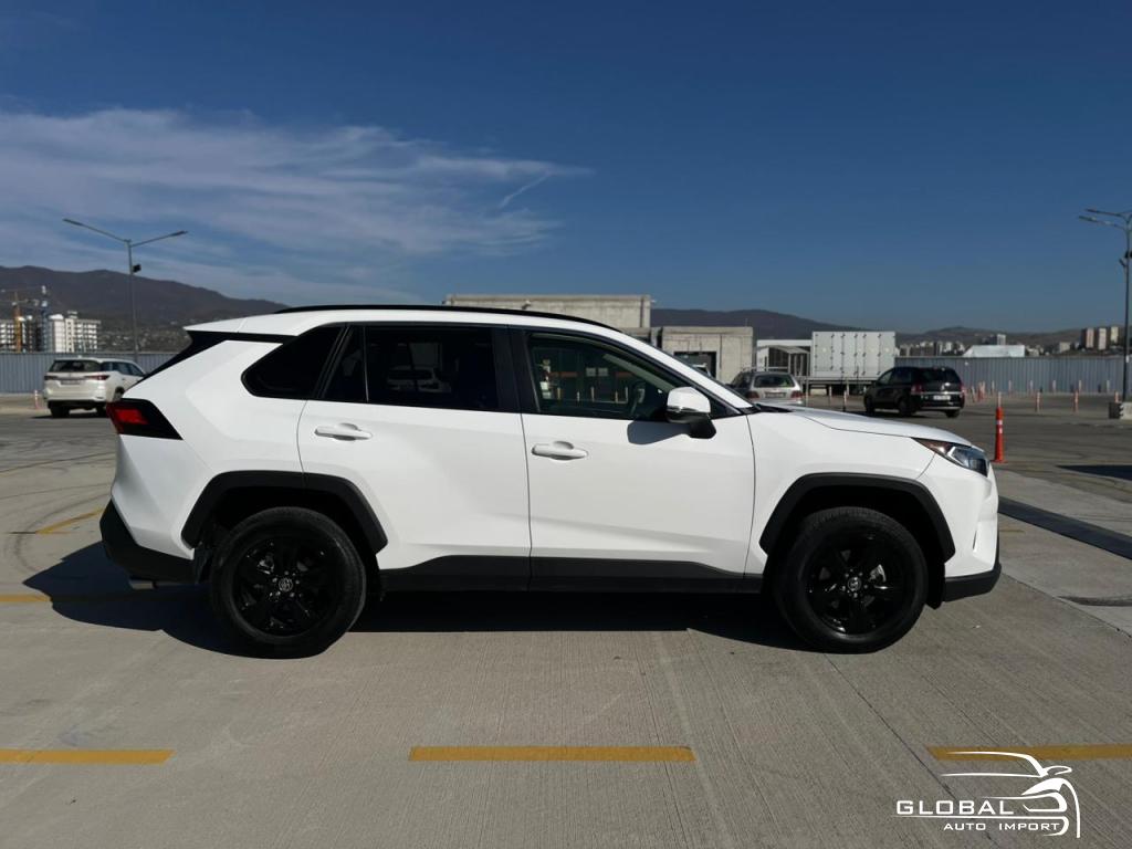 2020 - Toyota RAV 4
