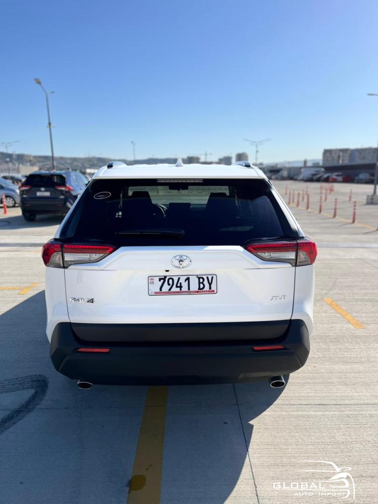 2020 - Toyota RAV 4