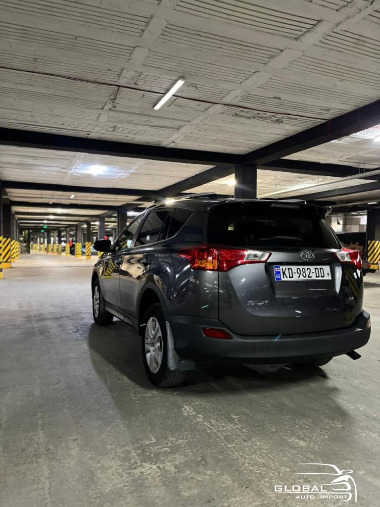 2015 - Toyota RAV 4