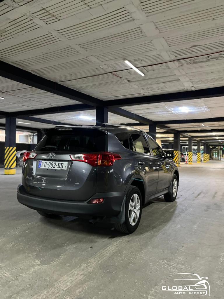 2015 - Toyota RAV 4