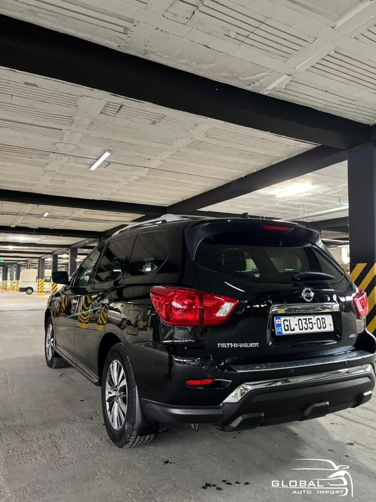 2019 - Nissan Pathfinder