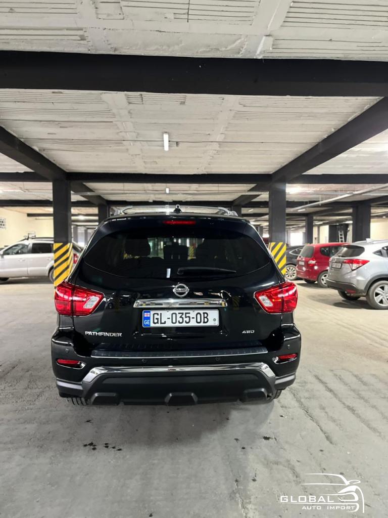 2019 - Nissan Pathfinder