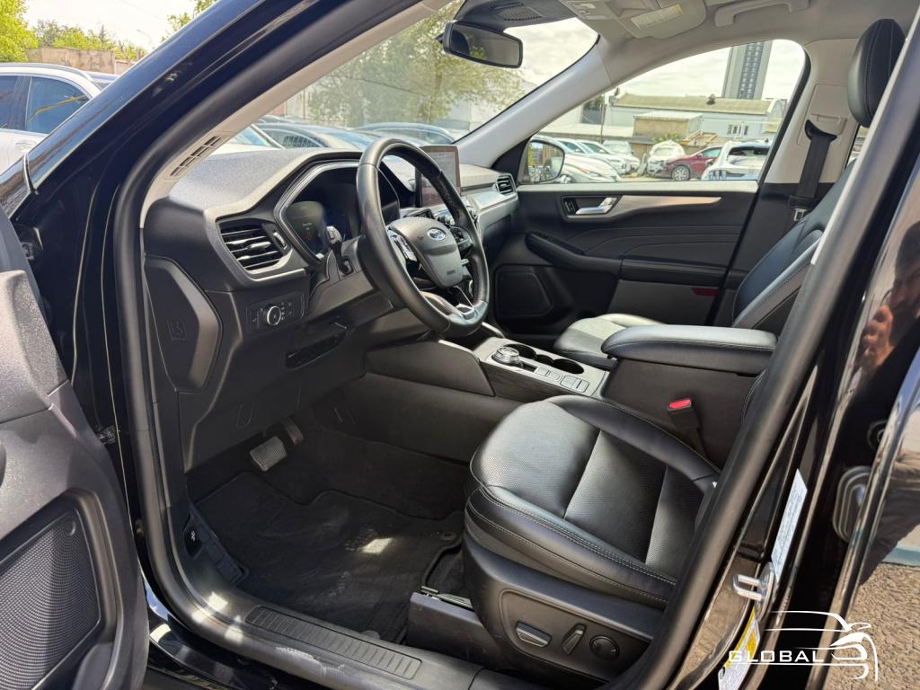 2022 - Ford Escape
